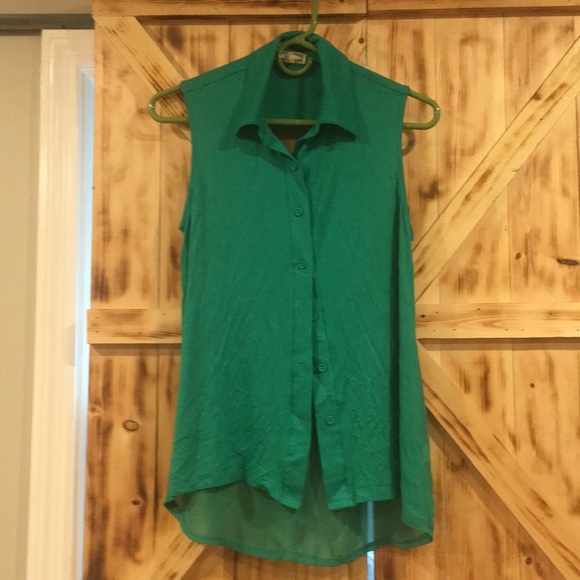 XS Kirra Top in black or green - Picture 3 of 4